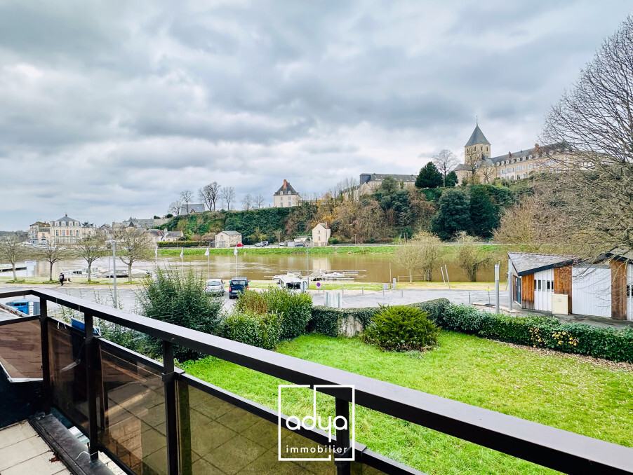 Vente immeuble 367 500 € Chateau Gontier