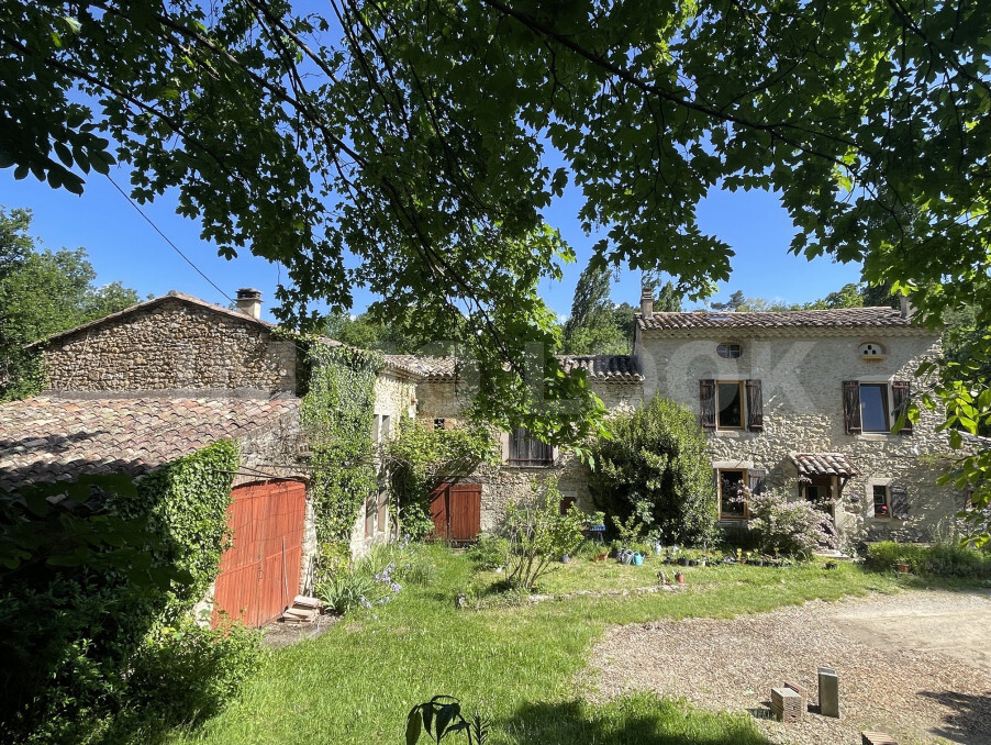 Maison 395 000 €  sur Dieulefit (26220) - Réf. 01-0125