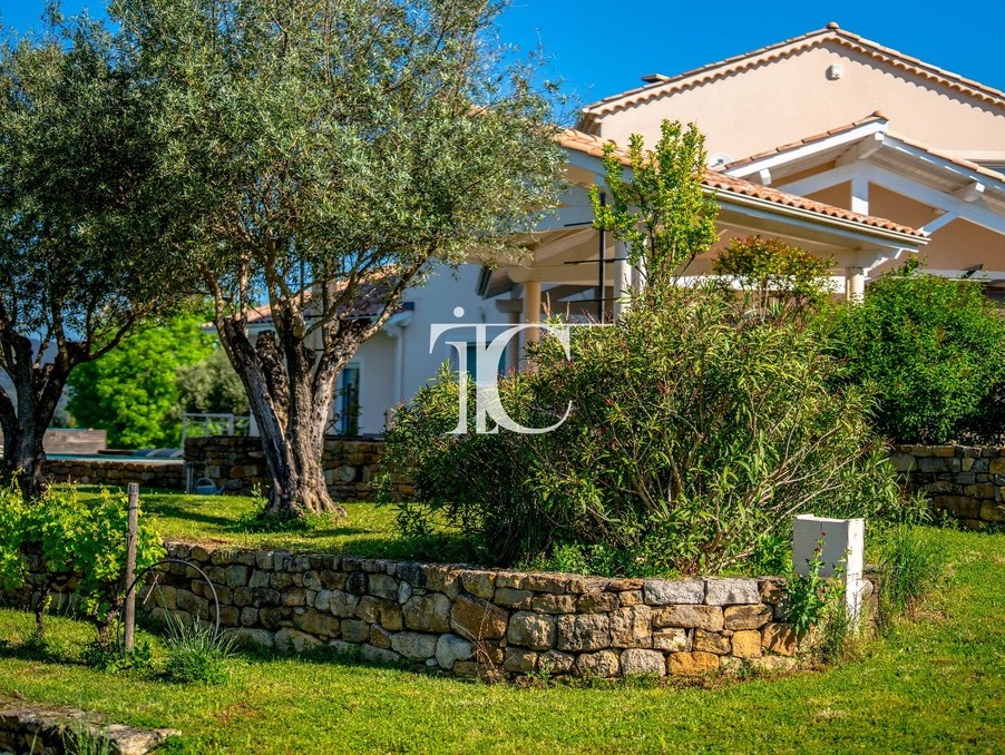 A vendre maison Les Vans 07140; 930 000 € 