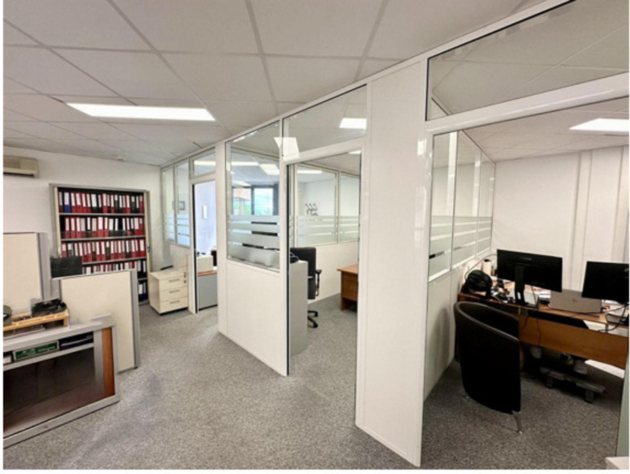 A louer local professionnel 14 000 €  Monaco