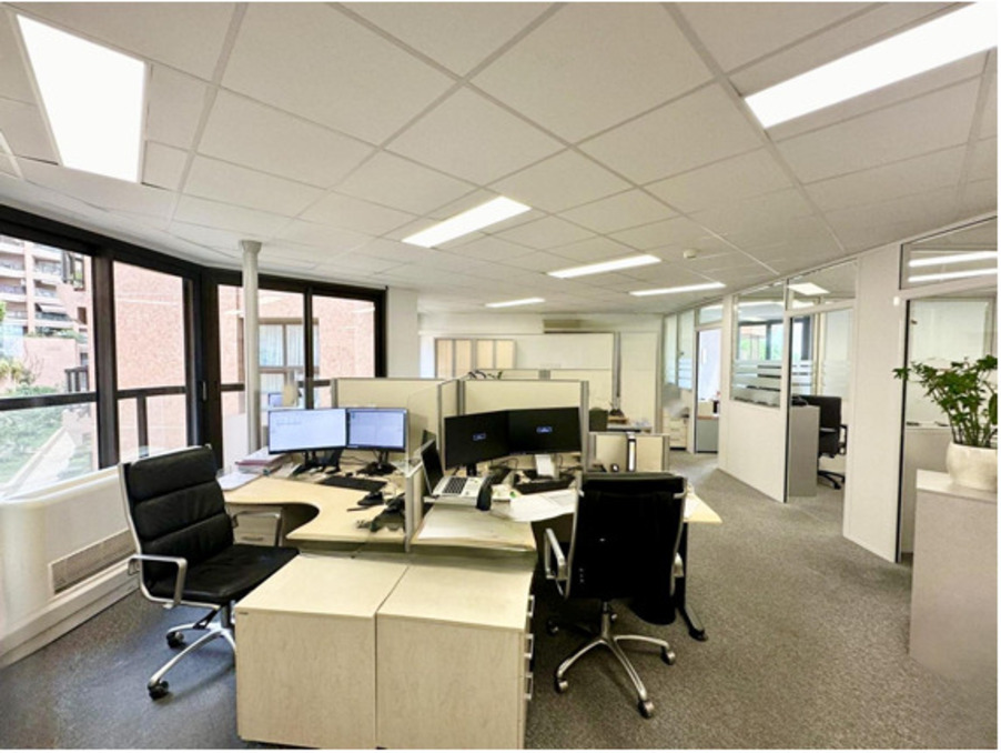 Local professionnel 14 000 €  sur Monaco (98000) - Réf. BUREAU-MONTECARLO
