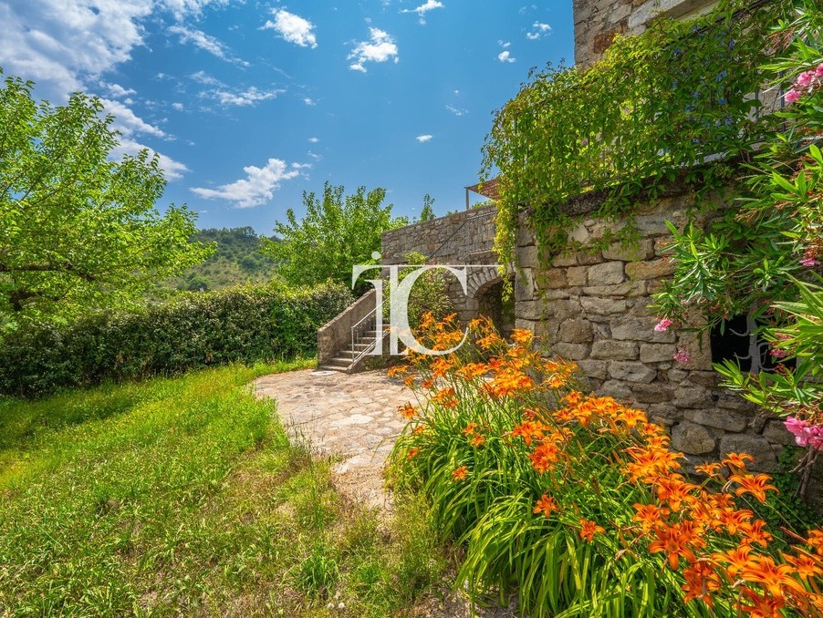 A vendre maison Les Vans 07140; 233 000 € 