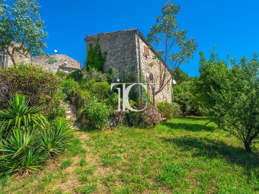 Vente propriété 590 000 €  Vinezac