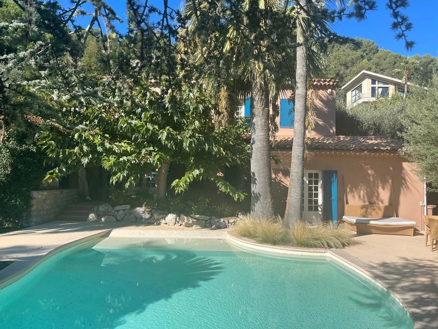 Maison sur Villefranche-sur-Mer ; 4 500 000 €  ; A vendre Réf. 83687983