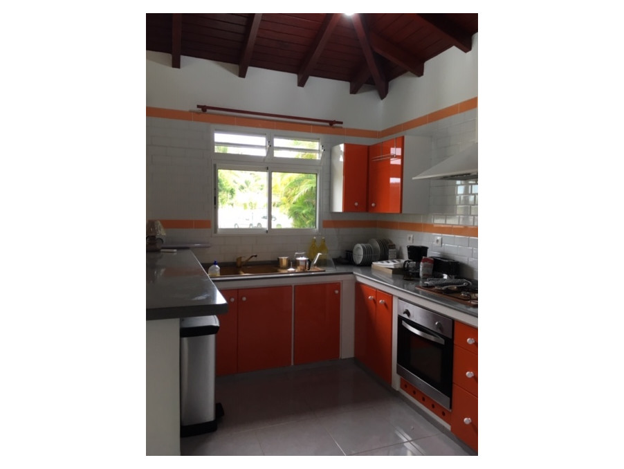 Maison sur Lamentin ; 1 100 €  ; Location Réf. 756