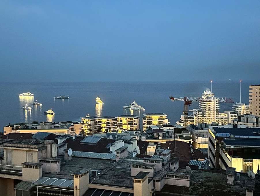 A louer appartement 2 300 €  Beausoleil