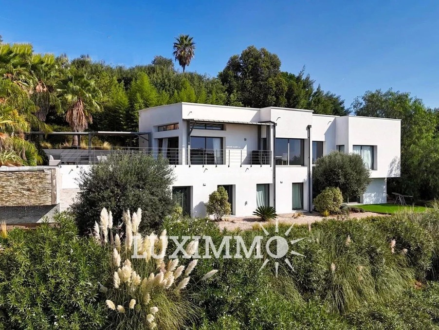 A louer maison 13 500 €  La Roquette-sur-Siagne