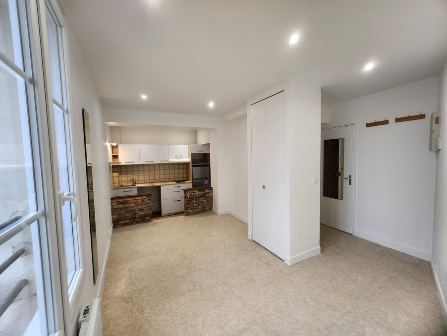 Appartement 878 &euro;  Réf. RTLST360002015 Charenton-le-Pont