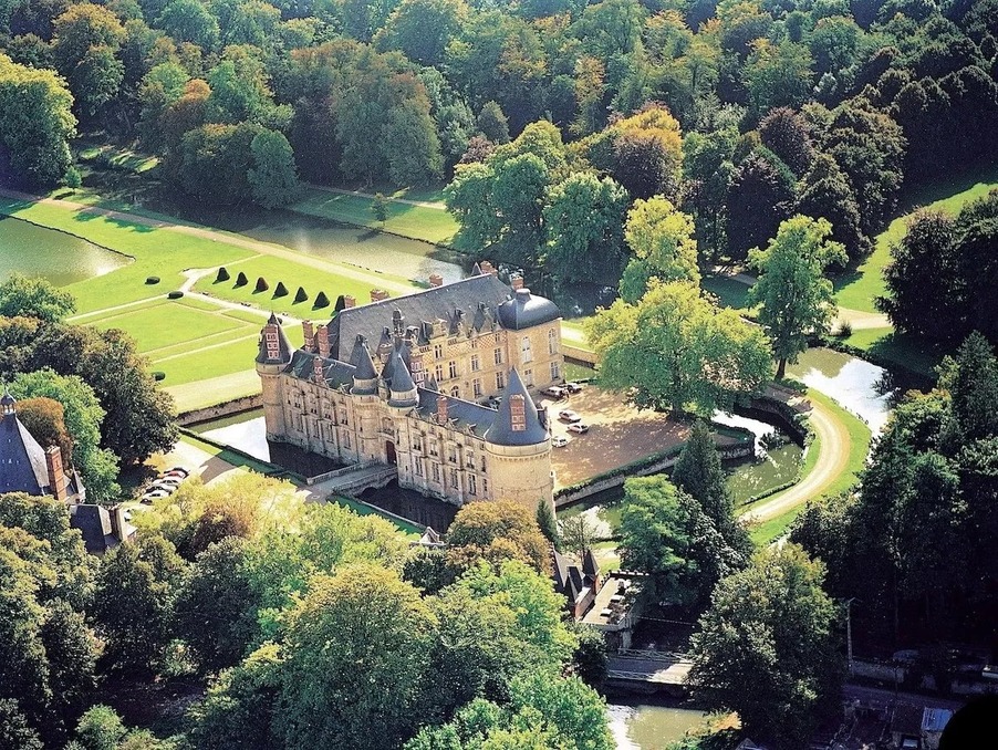 Castle sur Rambouillet ; &euro; 22 000 000  ; A vendre Réf. 86389340
