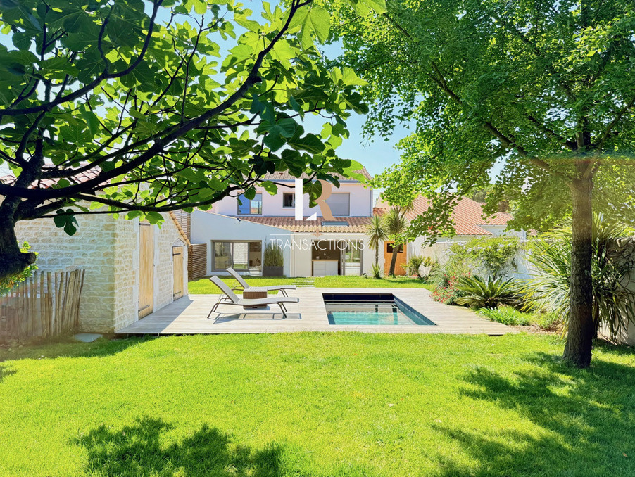 Maison 1 245 000 &euro;  Réf. A10455A La Rochelle