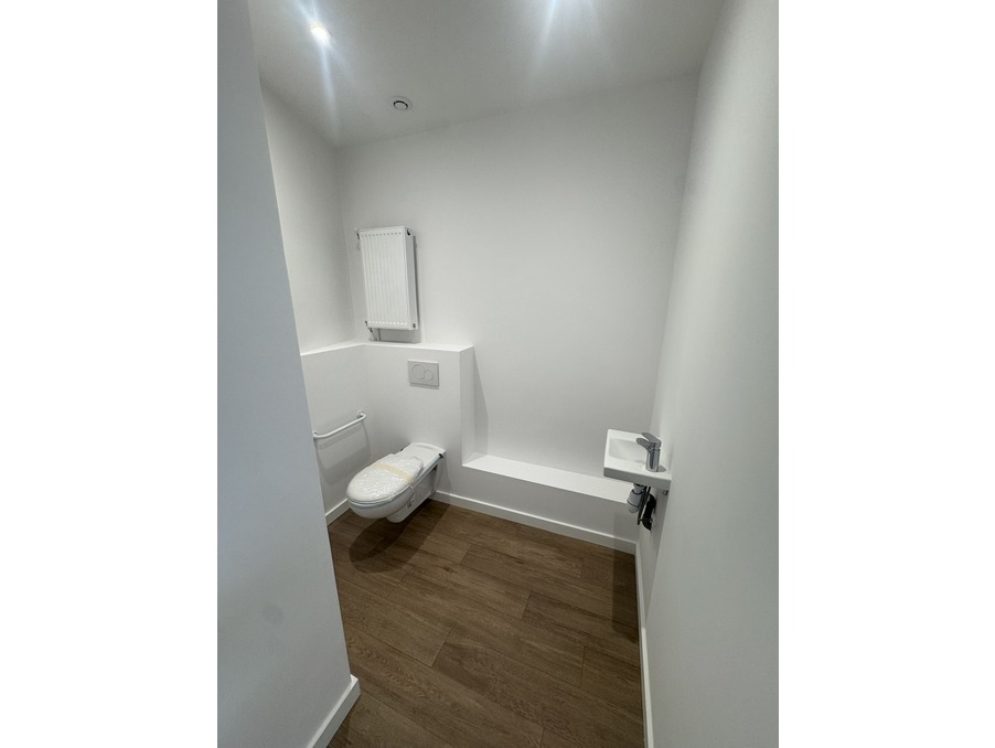 Local professionnel sur Monaco ; 3 500 &euro;  ; A louer Réf. BUREAU-PANORAMA