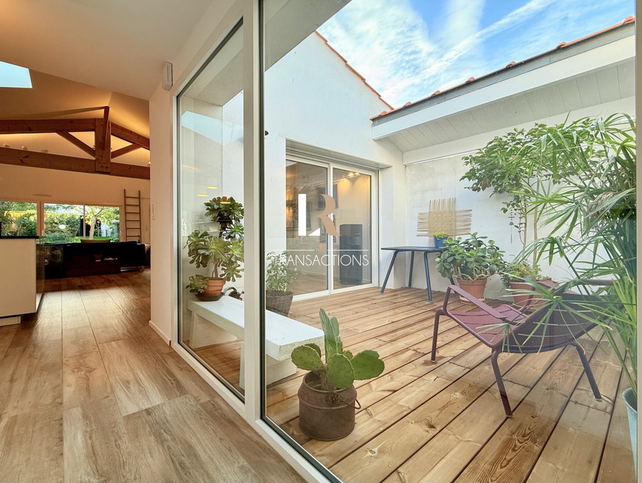 Maison sur La Rochelle ; 1 497 000 &euro;  ; Achat Réf. A10512A