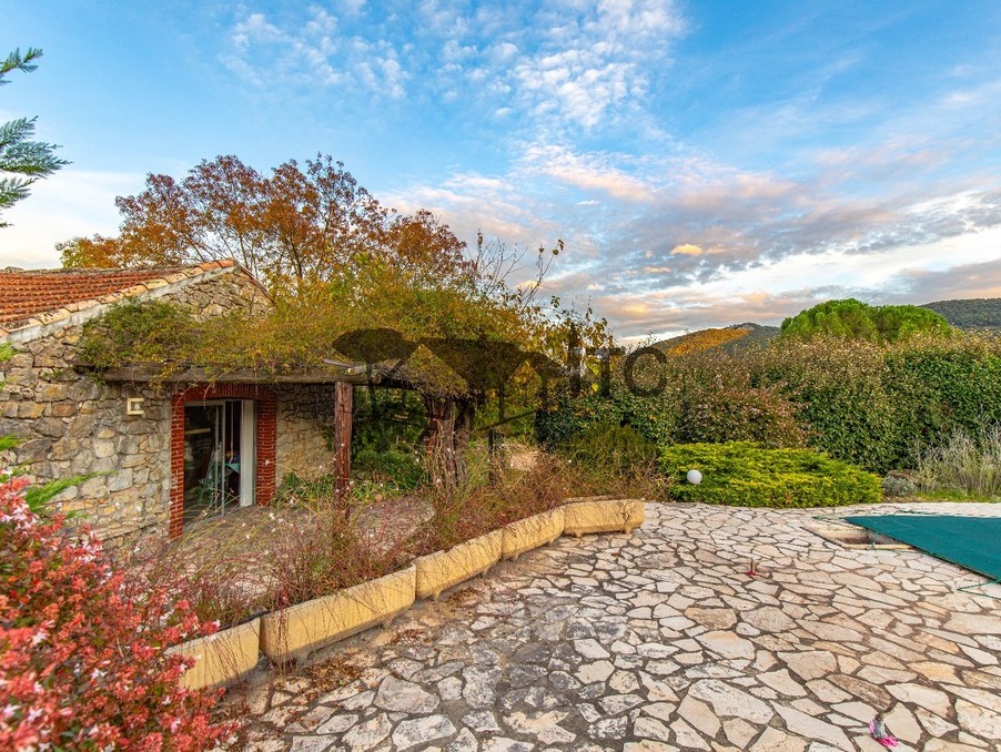 Maison sur Les Vans ; 462 000 €  ; Achat Réf. 301374029-2010216