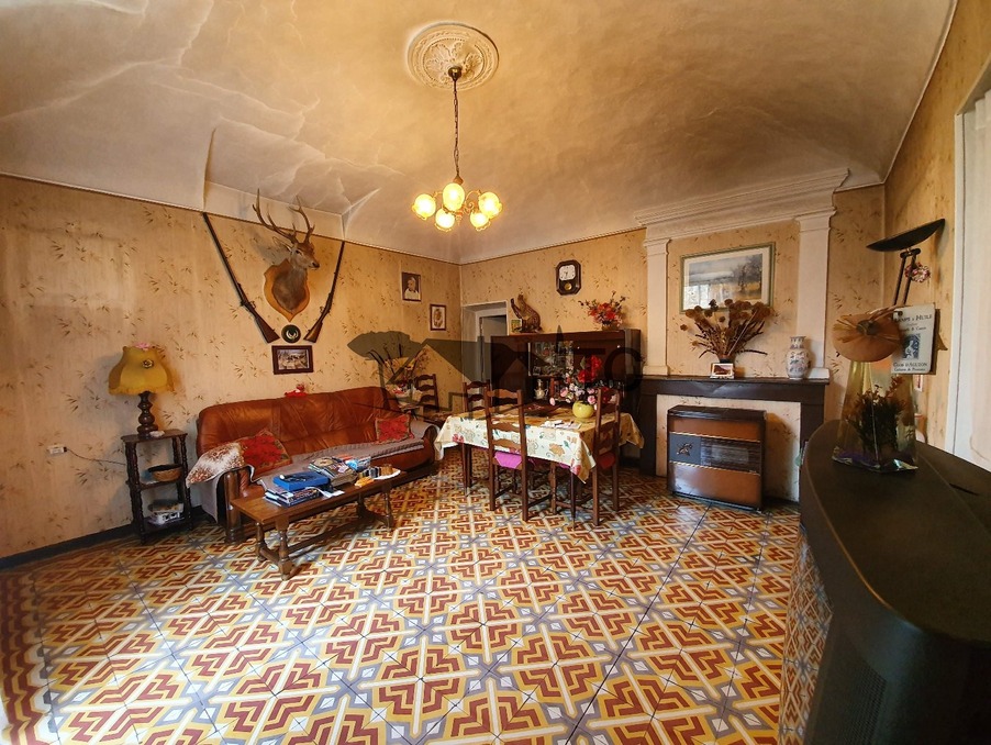 Vente maison 379 000 €  Banne