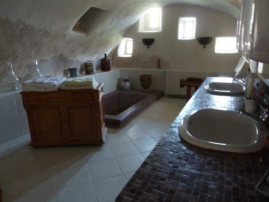 Vente maison 590 000 €  Banne