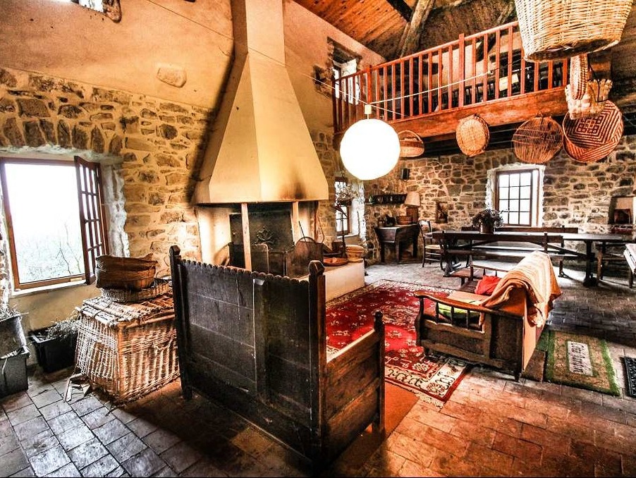 Vente maison 420 000 €  Banne