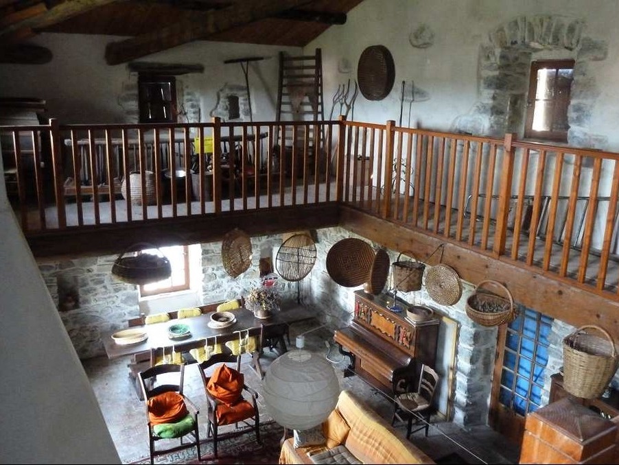 Maison sur Banne ; 420 000 €  ; Vente Réf. 30137823-15/10393