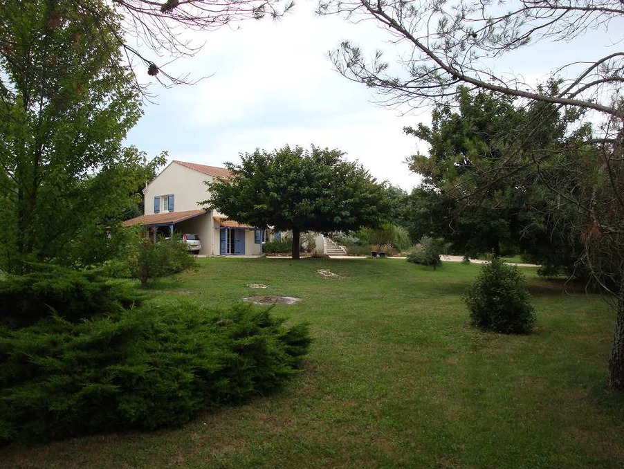 Maison sur Allegre-les-Fumades ; 276 000 €  ; A vendre Réf. 301371643-17/0388