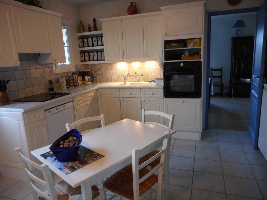 Maison sur Allegre-les-Fumades ; 276 000 €  ; Achat Réf. 301371643-17/0388