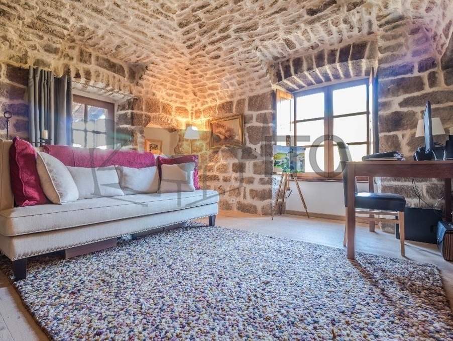 Maison sur Les Vans ; 600 000 €  ; Achat Réf. 301372208-180364