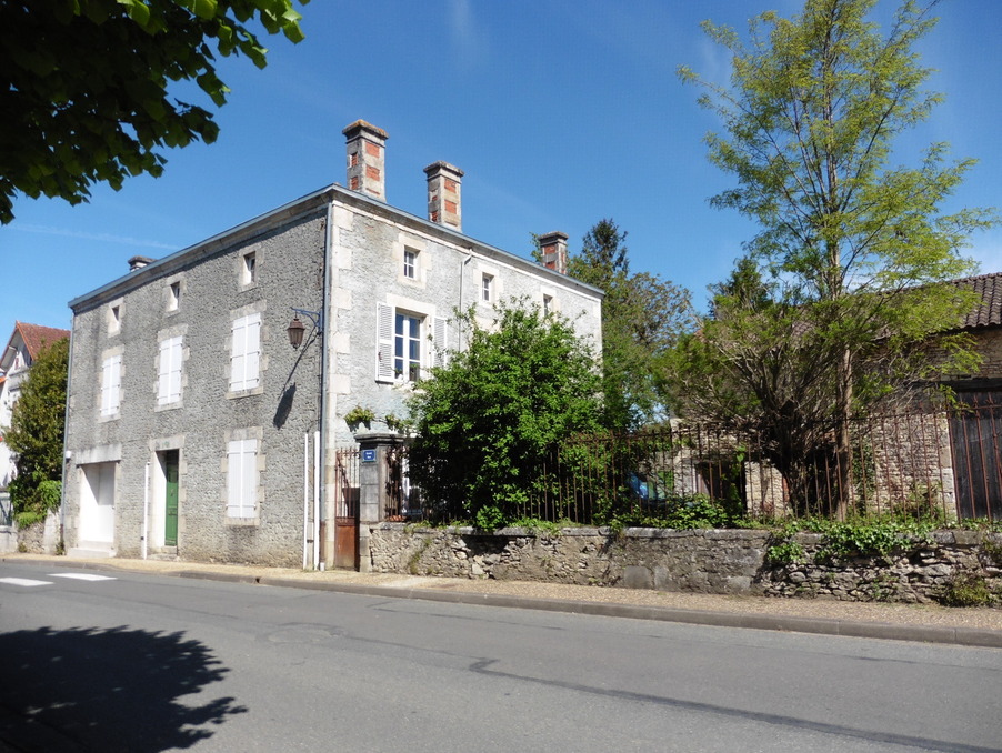 Vente maison Saintclaud 150m² 153700 € Réf. 195420