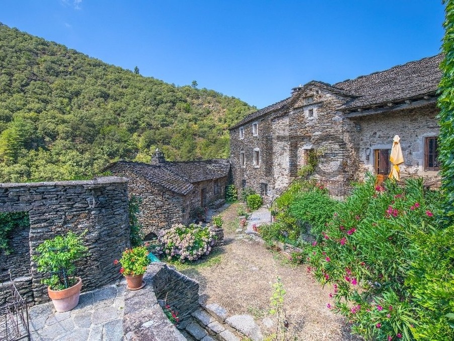 Maison sur Les Vans ; 735 000 €  ; Achat Réf. 301372476-1807250