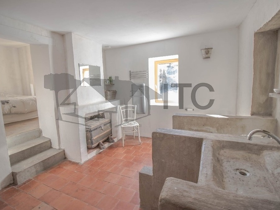 Vente propriété 418 000 €  Courry