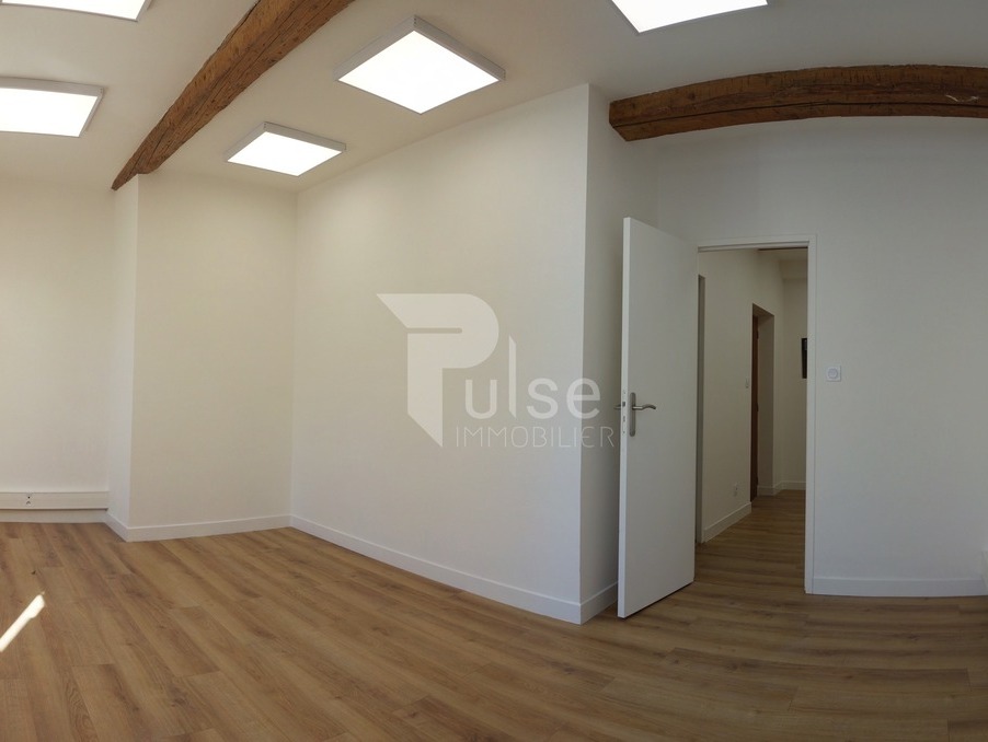 Local professionnel 1 180 €  sur Marseille 1er Arrondissement (13001) - Réf. 238