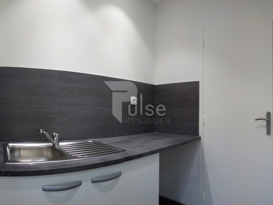 Local professionnel 1 180 €  sur Marseille 1er Arrondissement (13001) - Réf. 238