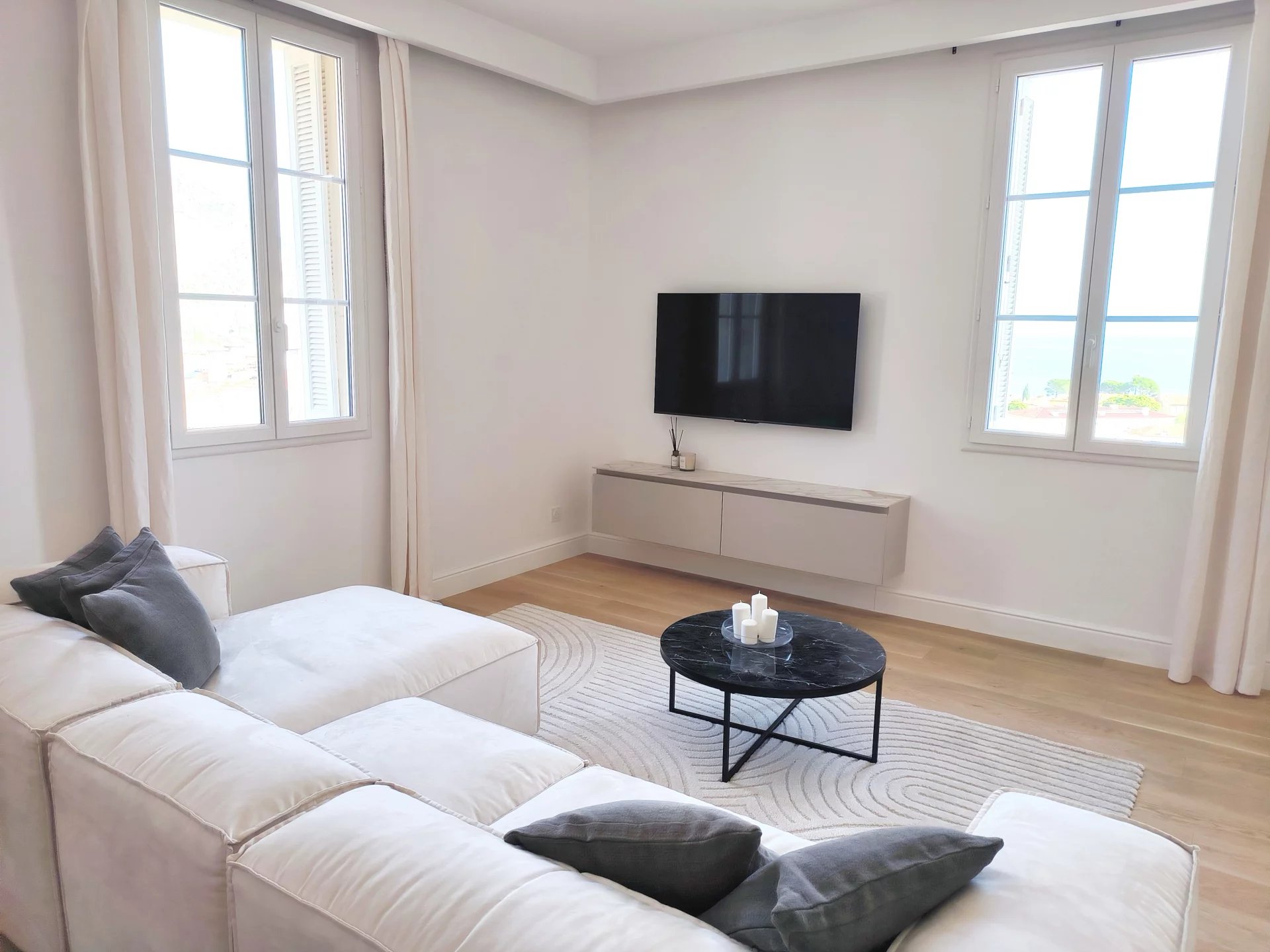 Appartement sur Beaulieu-sur-Mer ; 1 250 000 €  ; Achat Réf. 1053