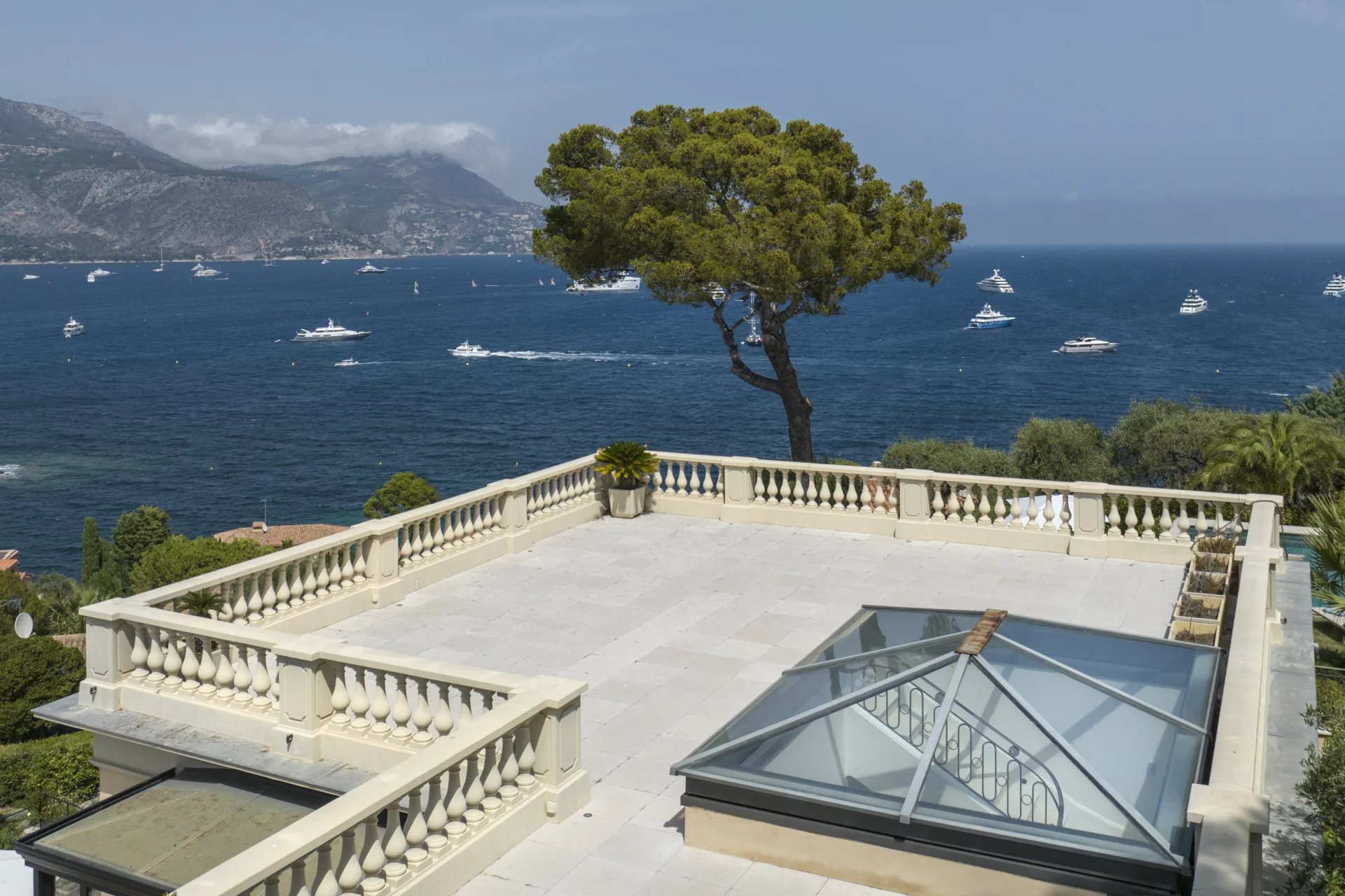 Maison sur Saint-Jean-Cap-Ferrat ; 123 000 €  ; A louer Réf. 83602932