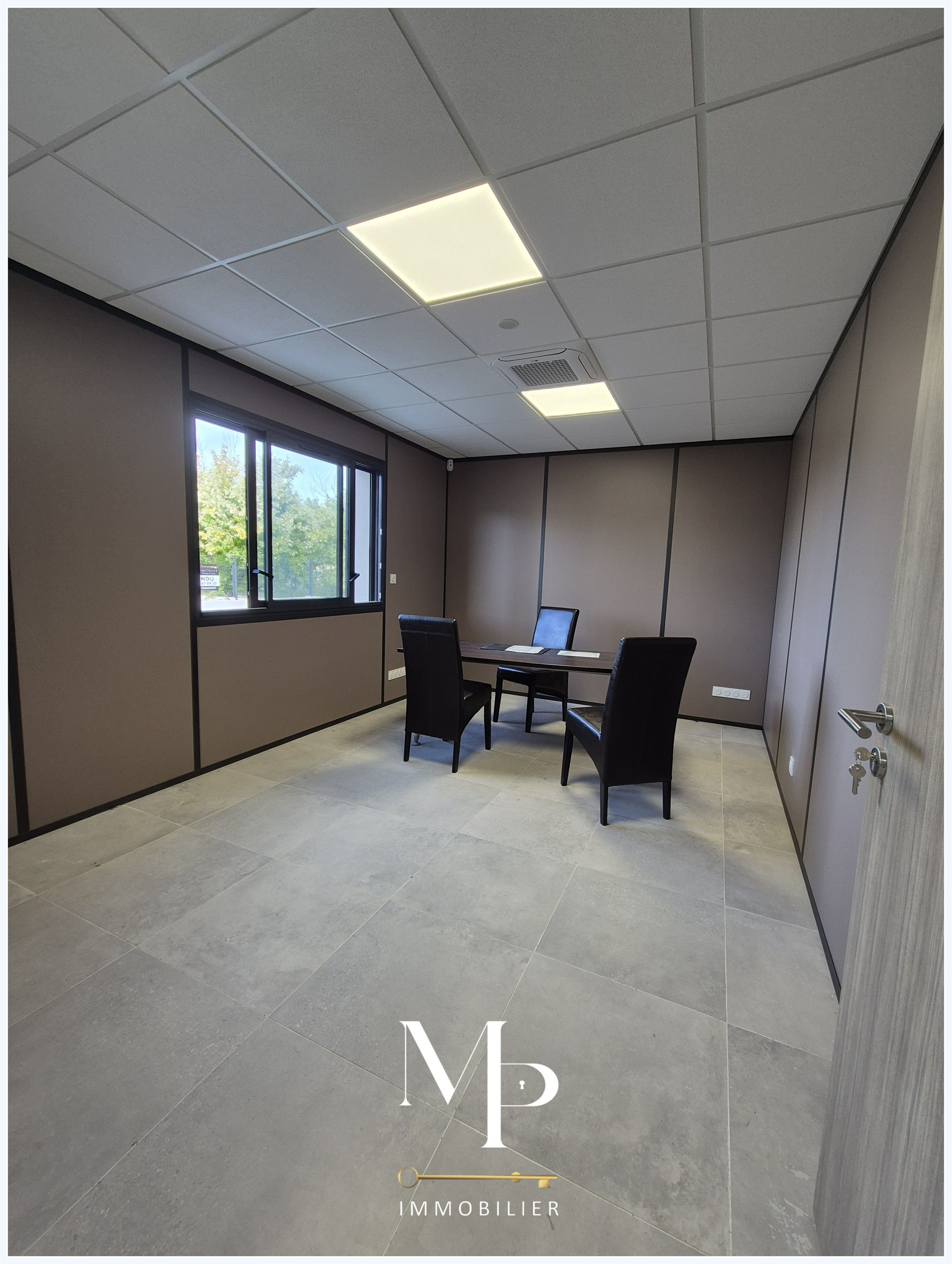 A vendre local professionnel Laveyron 26240; 450 000 € 