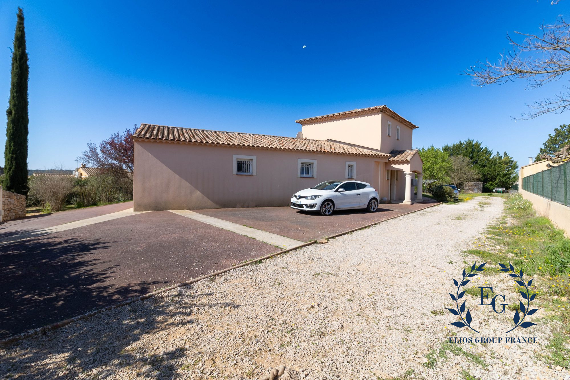 Vente maison 479 000 €  Tavernes