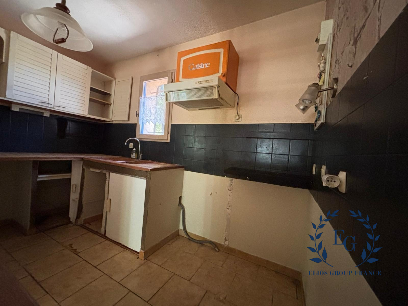 Vente maison 275 600 €  Régusse
