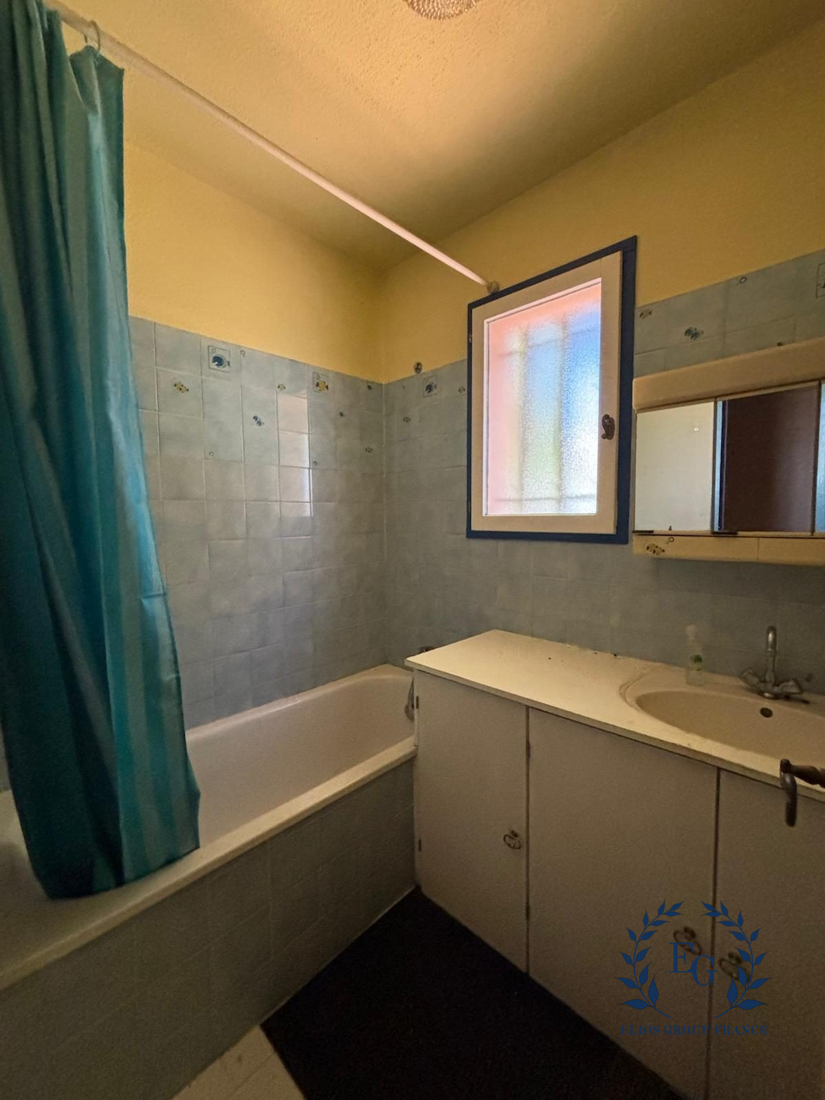 Vente maison 275 600 €  Régusse