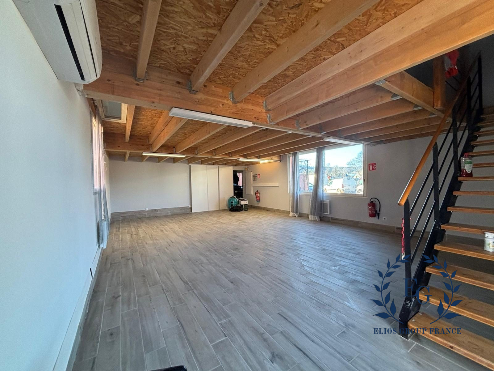 Local commercial 9 800 €  sur Tourves (83170) - Réf. 205-ELIOSGROUP1_205