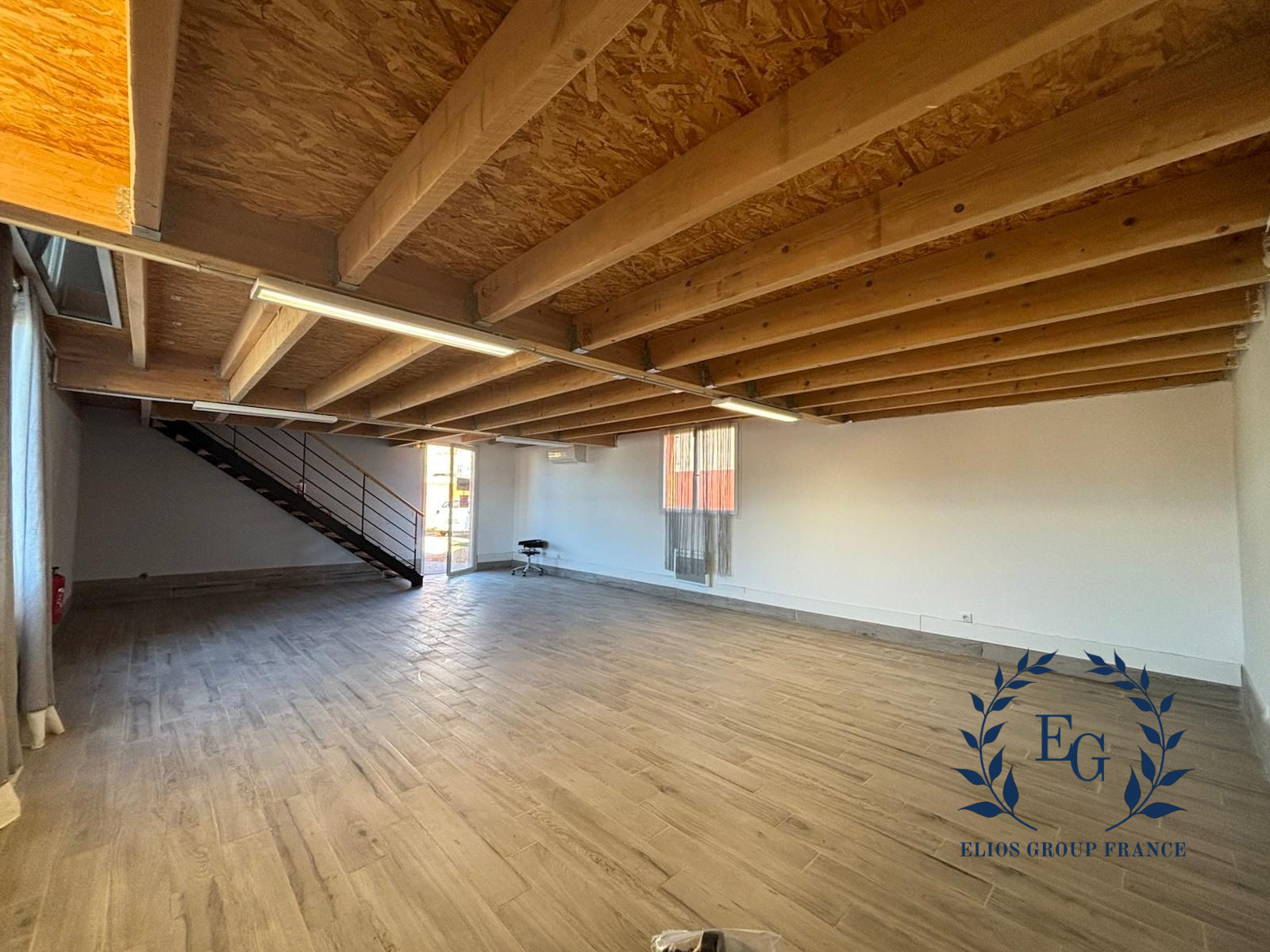 Local commercial 9 800 €  sur Tourves (83170) - Réf. 205-ELIOSGROUP1_205