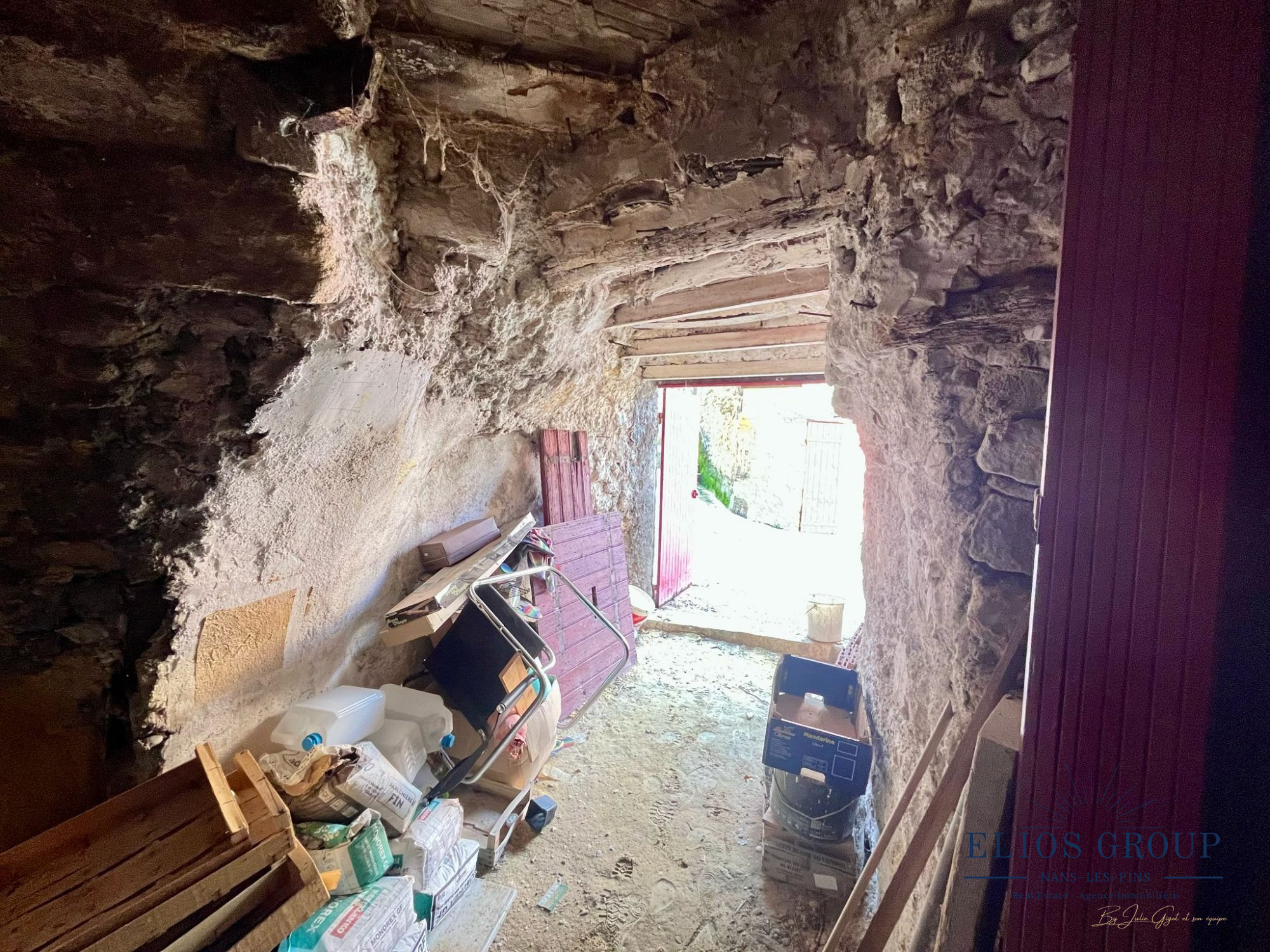 Maison sur Jouques ; 165 000 €  ; Vente Réf. 895-ELIOSGROUP1_895