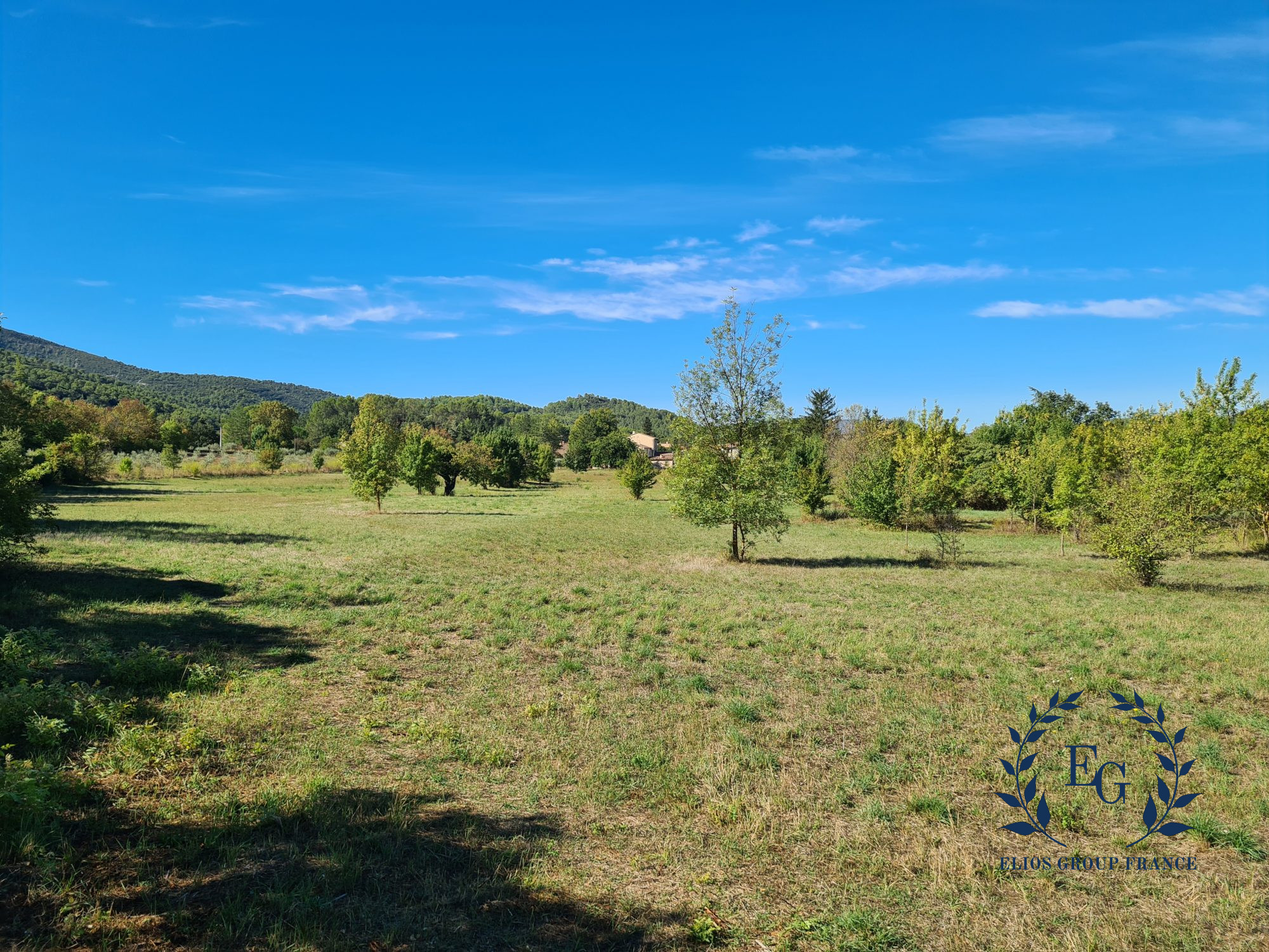 Vente terrain 240 000 € Saint Zacharie