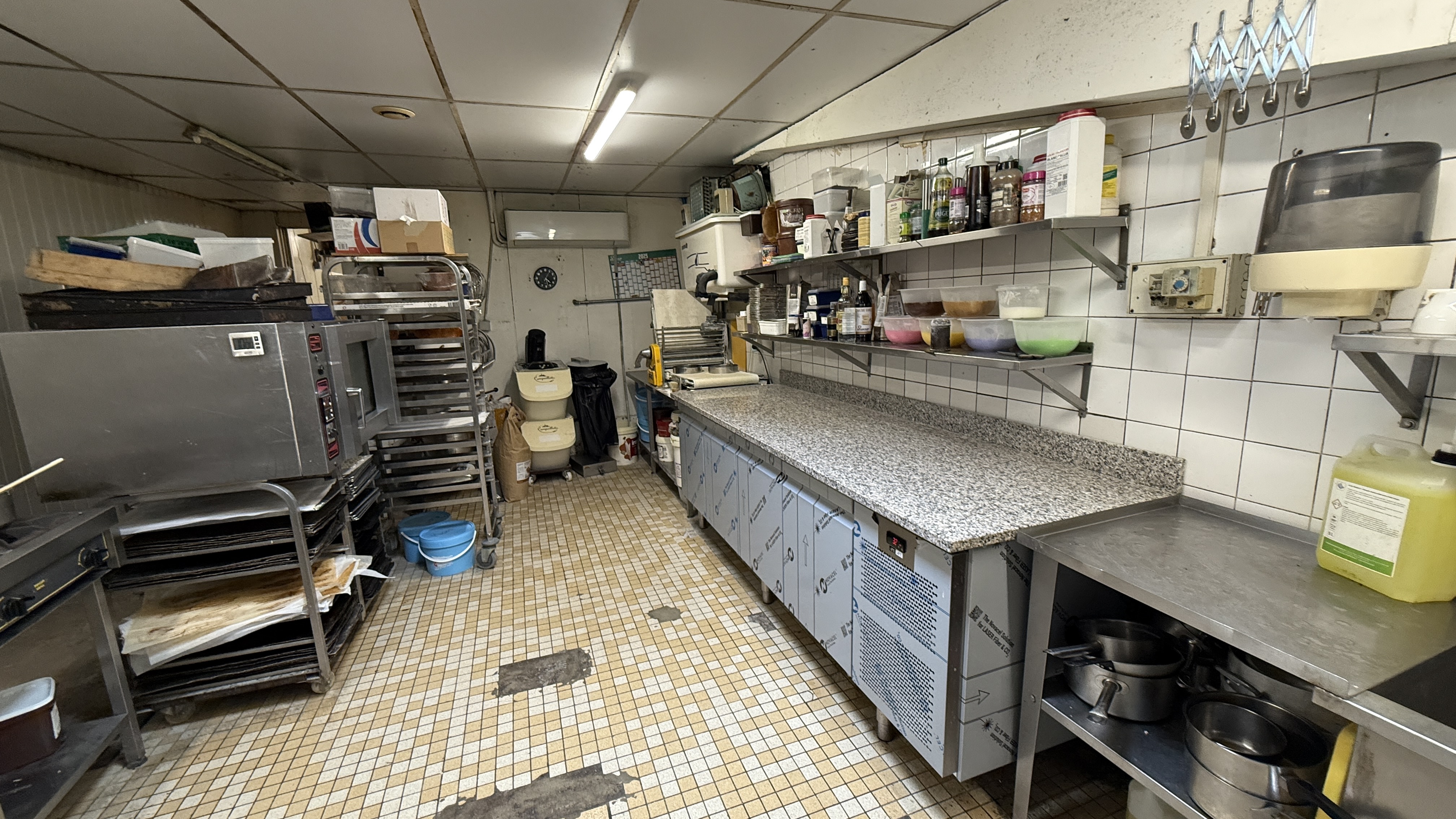 Local commercial sur Desvres ; 293 490 €  ; Vente Réf. AGE67