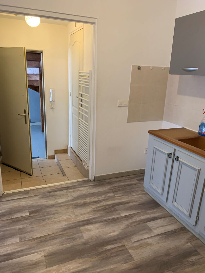 Appartement sur Chateau Thierry ; 280 €  ; A louer Réf. 328