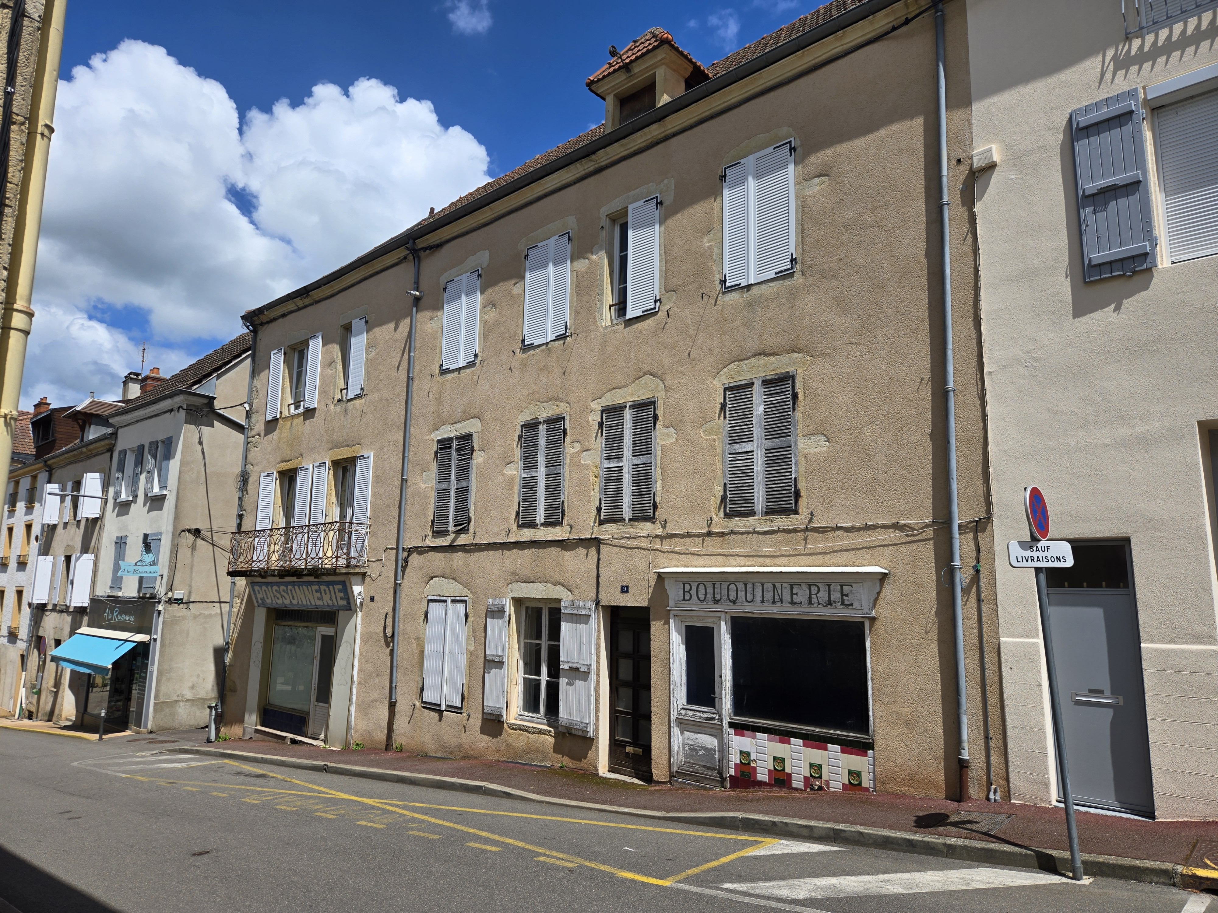 vente immeuble 71800 LA CLAYETTE