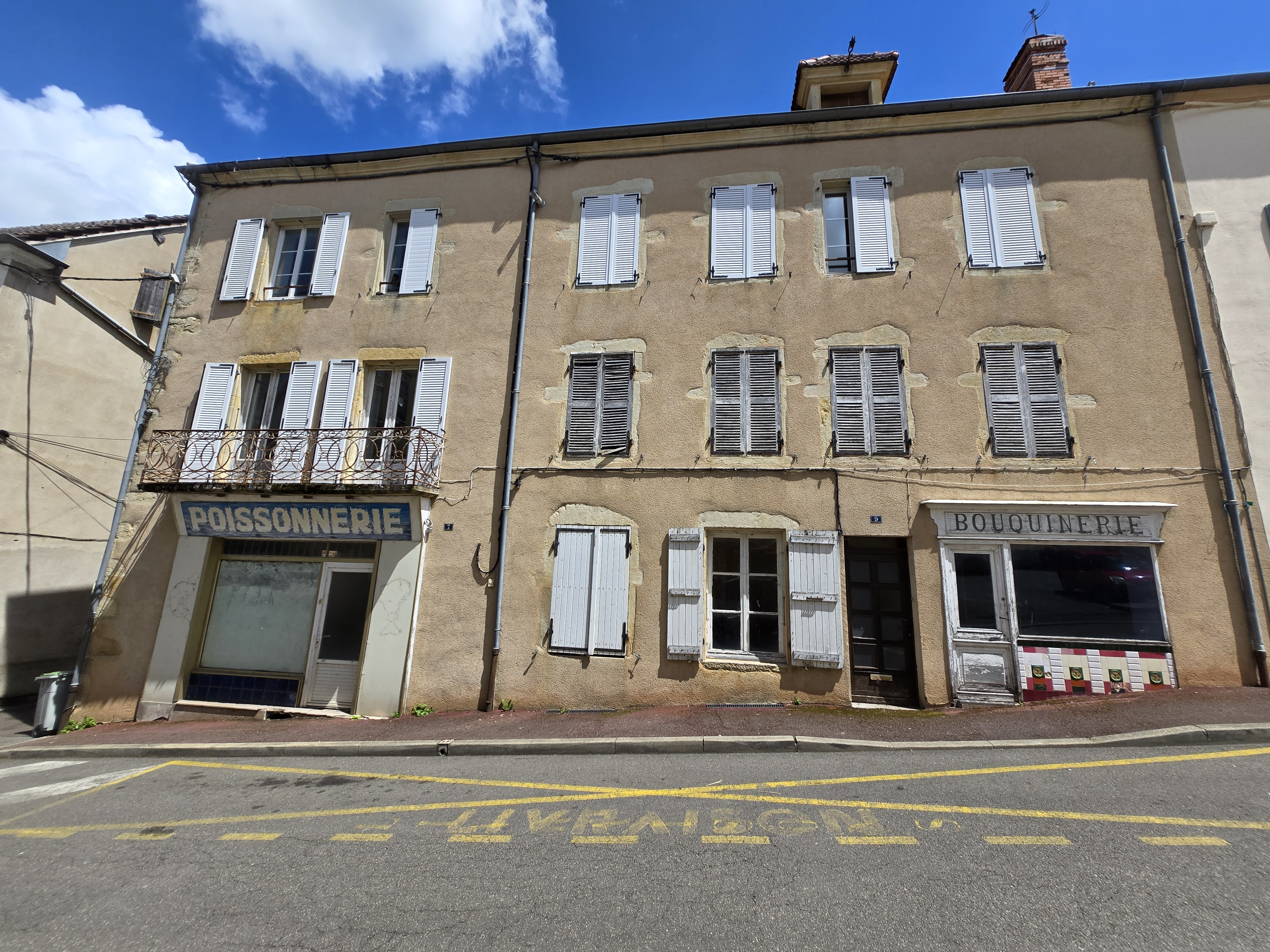 vente immeuble 71800 LA CLAYETTE