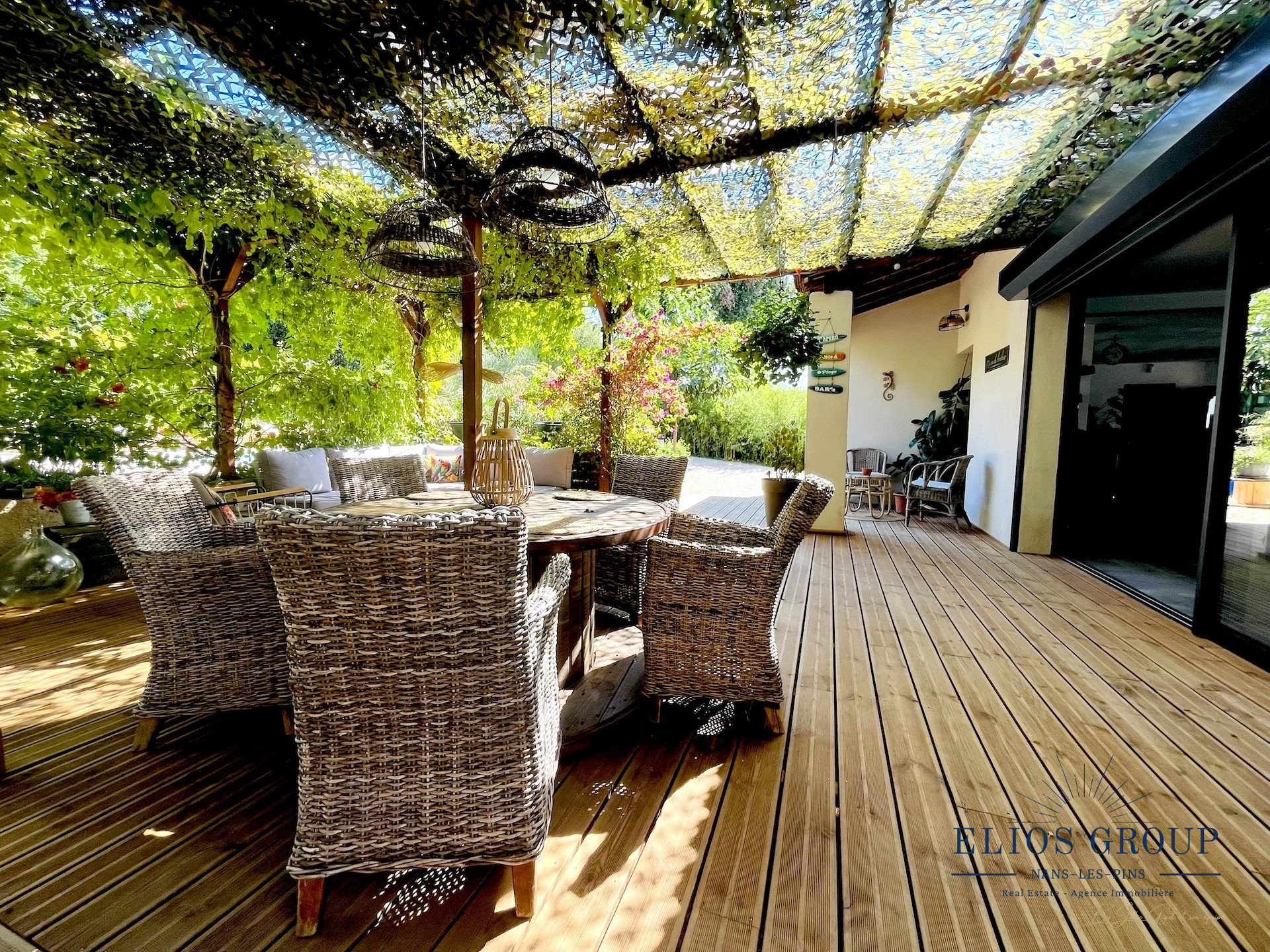 Vente maison 670 000 €  Nans les Pins