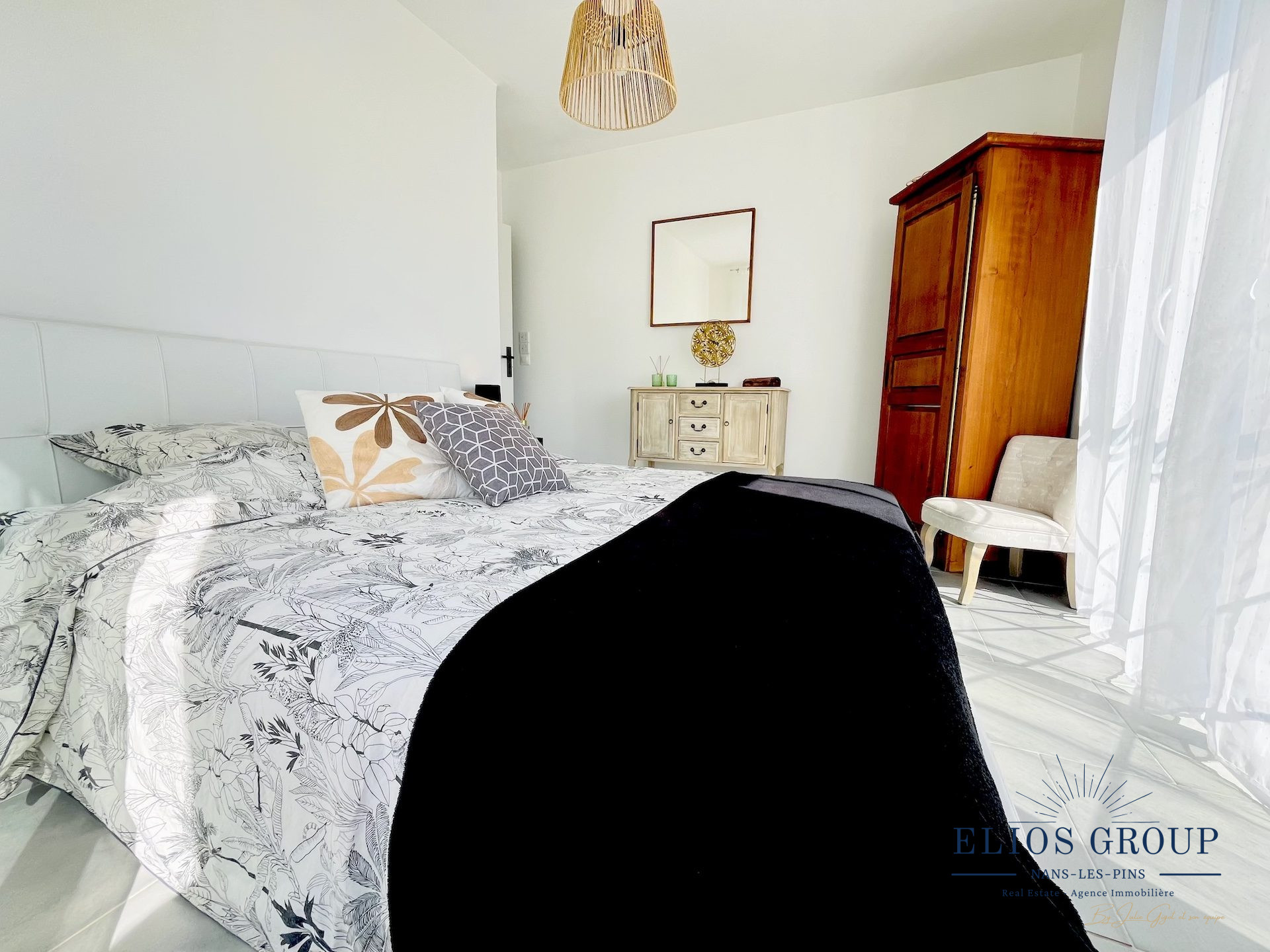 Vente maison 670 000 €  Nans les Pins