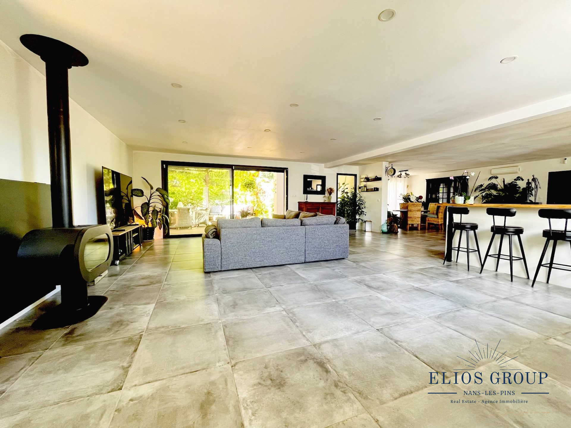 Maison 670 000 €  Réf. 911-ELIOSGROUP1_911 Nans les Pins
