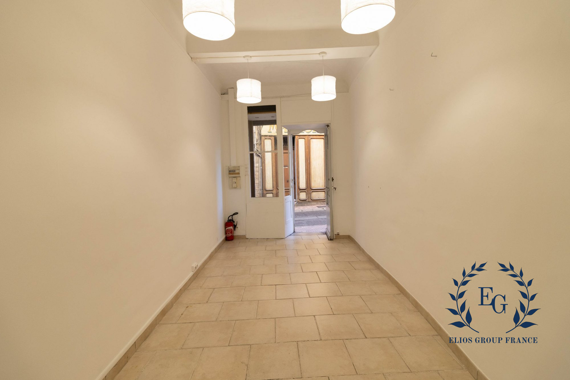 Local commercial 338 €  Réf. 141-ELIOSGROUP1_141 Barjols