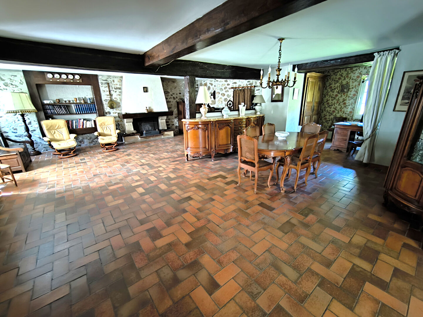 Maison sur Chateau Thierry ; 325 000 € ; Vente Réf. 25.522