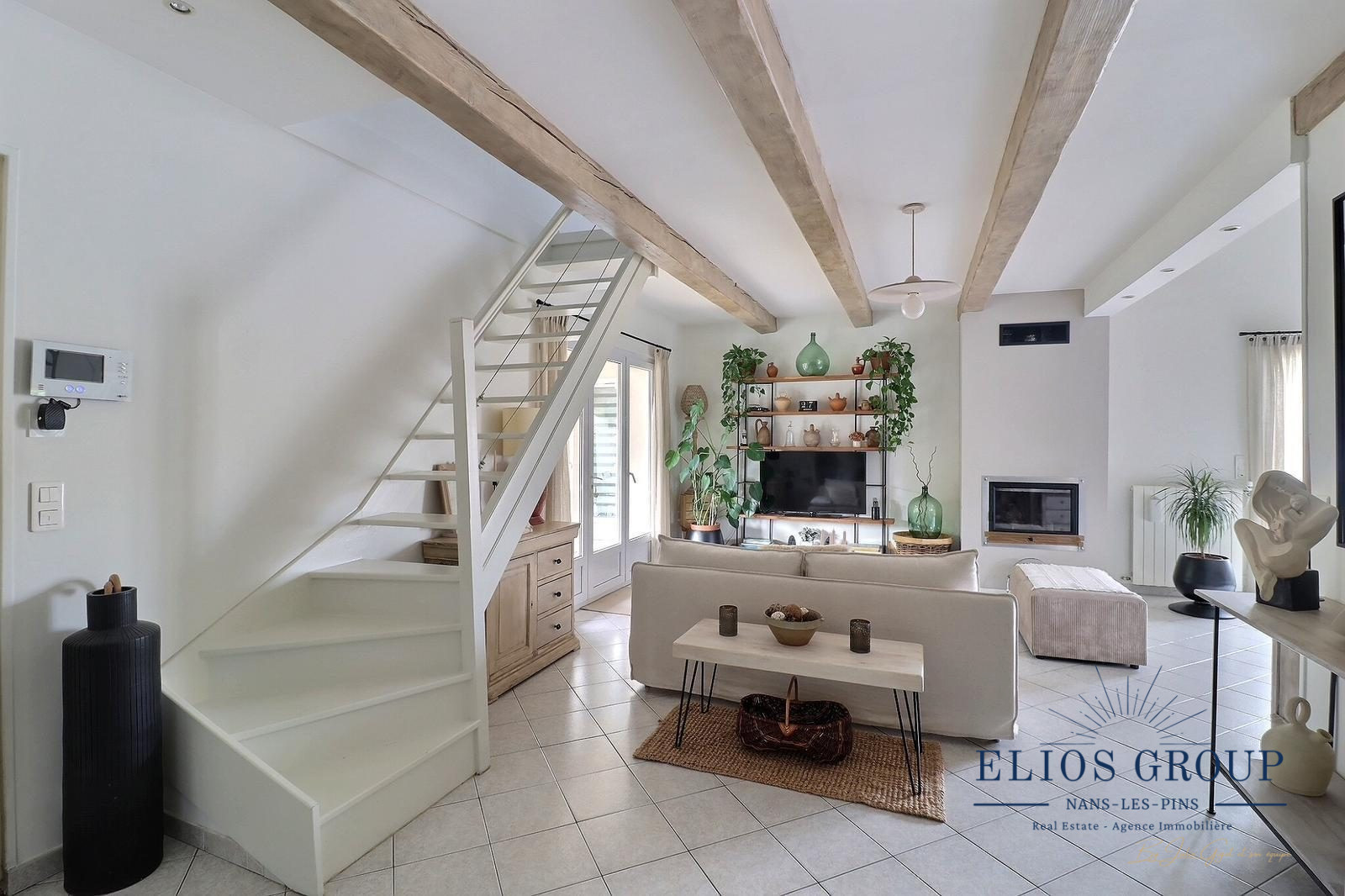 Vente maison 590 000 €  Nans les Pins