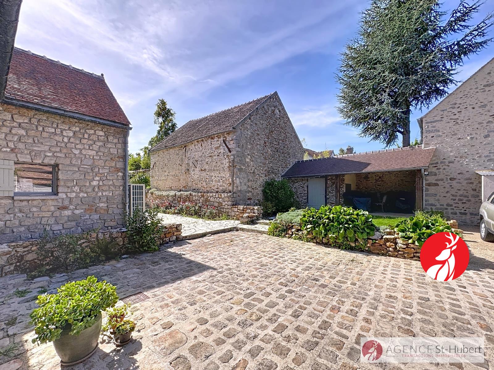 Maison 850 000 € Réf. 8805-6875 St Martin en  Biere